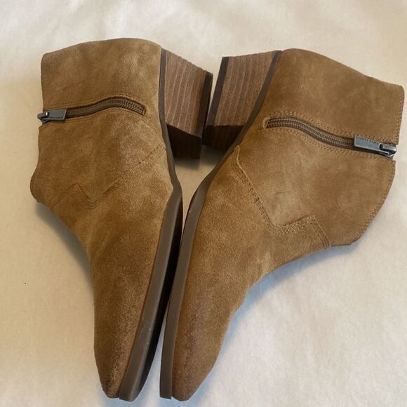 Vince Camuto Suede Tan Booties 10 - Picture 4 of 9